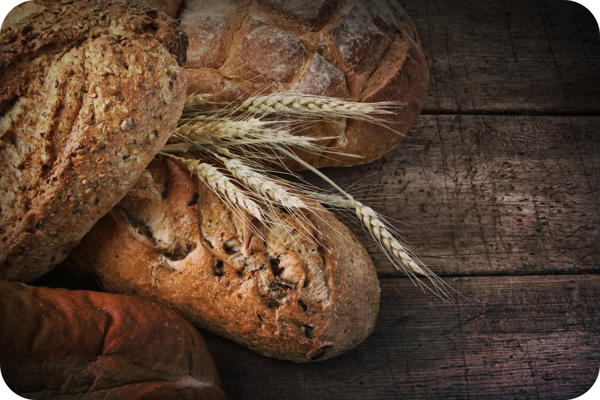 Elaboración de panes únicos, cuidadosamente preparados con ingredientes naturales.